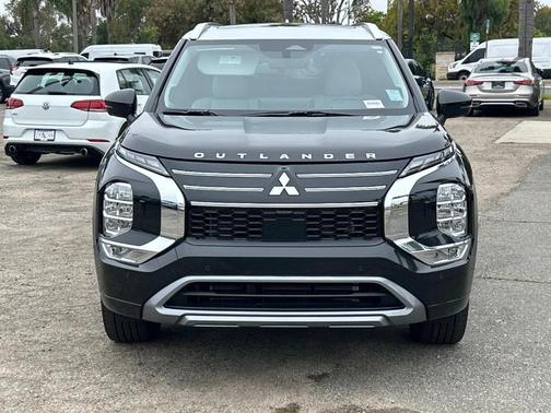 2025 Mitsubishi Outlander 