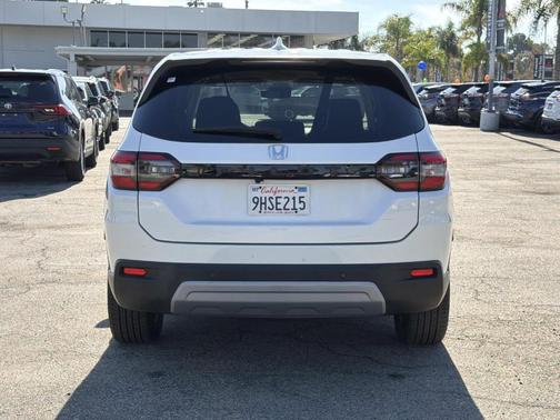 2023 Honda Pilot EX-L 8-Passenger