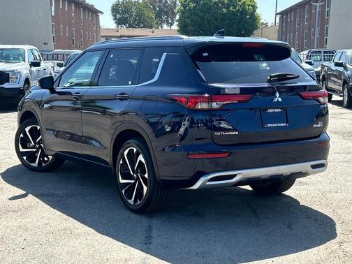 2023 Mitsubishi Outlander PHEV SEL