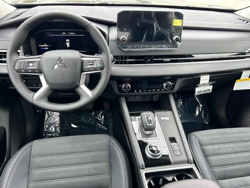 2025 Mitsubishi Outlander PHEV SE