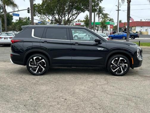 2025 Mitsubishi Outlander PHEV SE