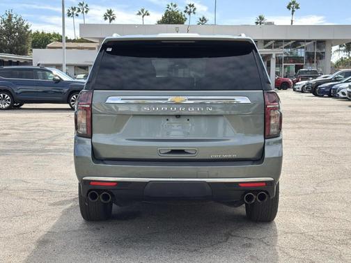 2023 Chevrolet Suburban Premier