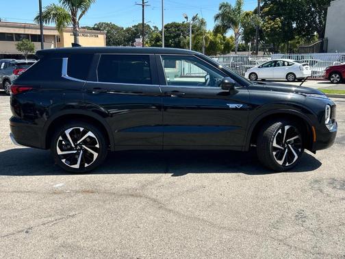 2025 Mitsubishi Outlander PHEV SE