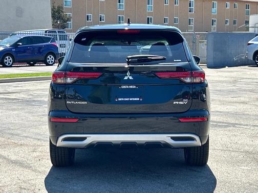 2025 Mitsubishi Outlander PHEV SE