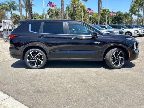 2025 Mitsubishi Outlander PHEV SE