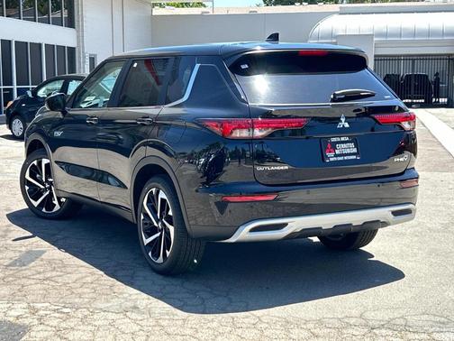 2025 Mitsubishi Outlander PHEV SE