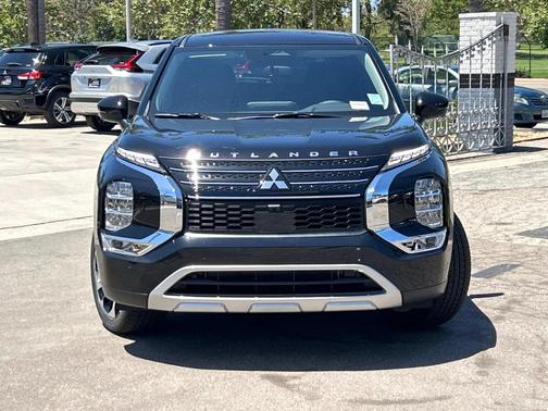 2025 Mitsubishi Outlander PHEV SE