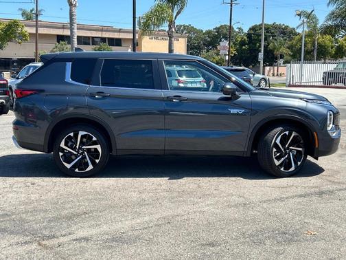 2025 Mitsubishi Outlander PHEV SE