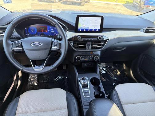 2022 Ford Escape Titanium Hybrid