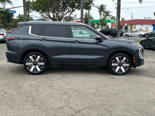 2025 Mitsubishi Outlander SEL