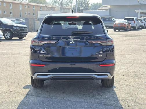 2025 Mitsubishi Outlander SE