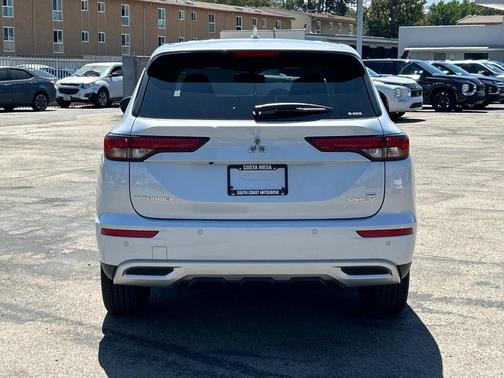 2025 Mitsubishi Outlander PHEV SE