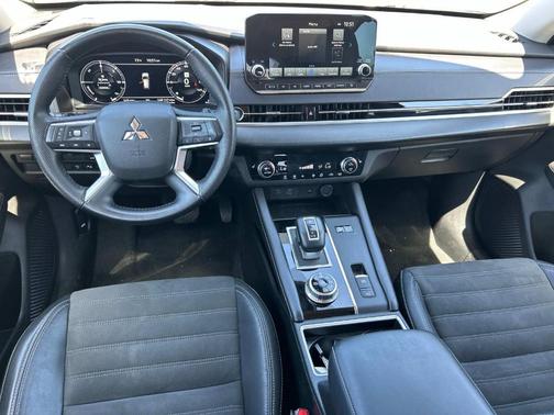 2023 Mitsubishi Outlander PHEV SE