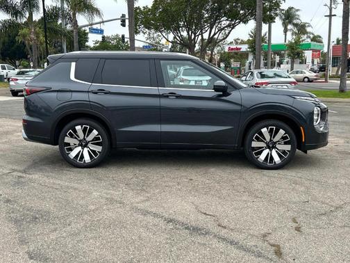 2025 Mitsubishi Outlander SEL