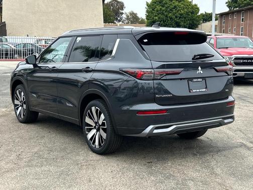 2025 Mitsubishi Outlander SEL