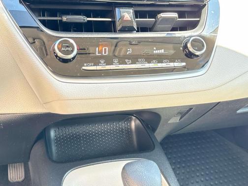 CELESTITE 2022 Toyota Corolla LE