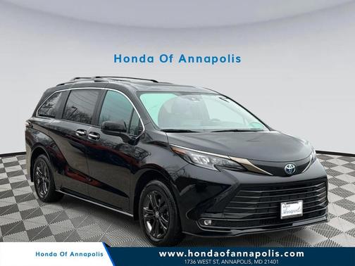 2024 Toyota Sienna Woodland Edition