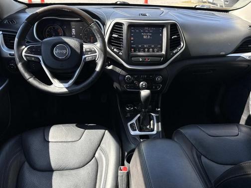 Bright White Clearcoat 2016 Jeep Cherokee Overland