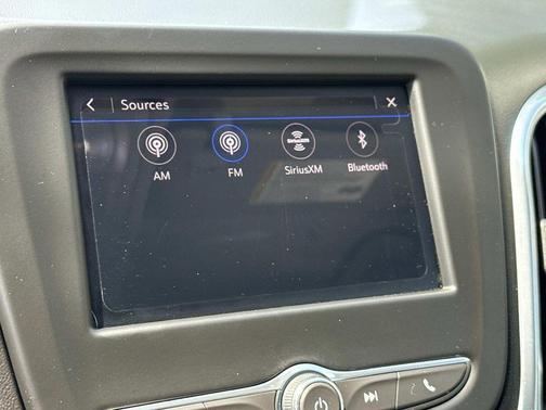 Blue Glow Metallic 2022 Chevrolet Equinox LS