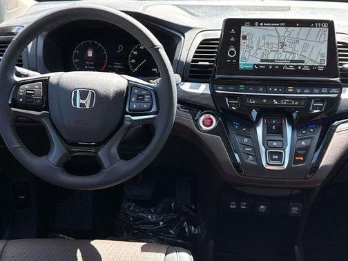Platinum White Pearl 2026 Honda Odyssey Elite