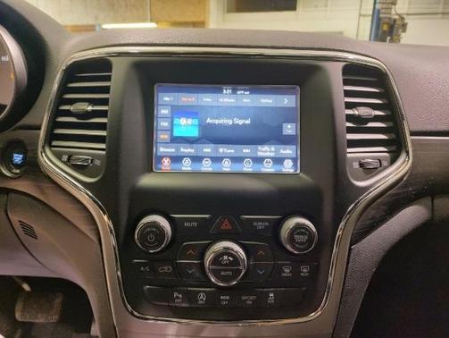 2019 Jeep Grand Cherokee Laredo for sale in Stevens Point, WI - image 20