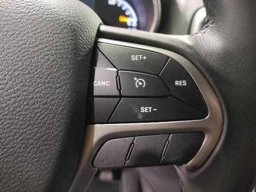 2019 Jeep Grand Cherokee Laredo for sale in Stevens Point, WI - image 23