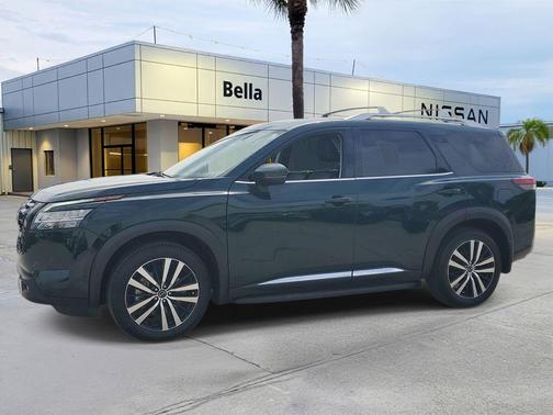 Obsidian Green 2024 Nissan Pathfinder Platinum