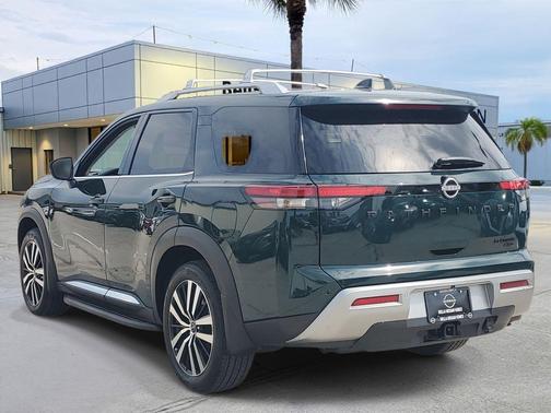 Obsidian Green 2024 Nissan Pathfinder Platinum