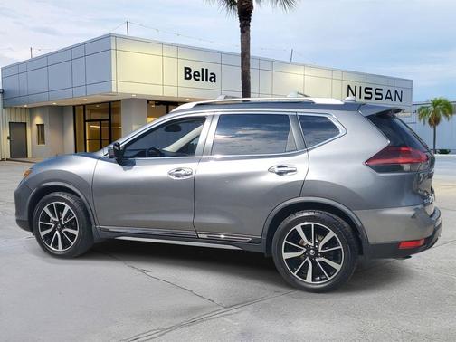 Gun Metallic 2018 Nissan Rogue SL