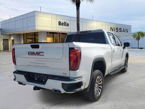 2022 GMC Sierra 1500 AT4