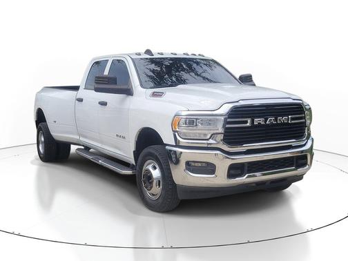 Bright White Clearcoat 2022 RAM 3500 Tradesman