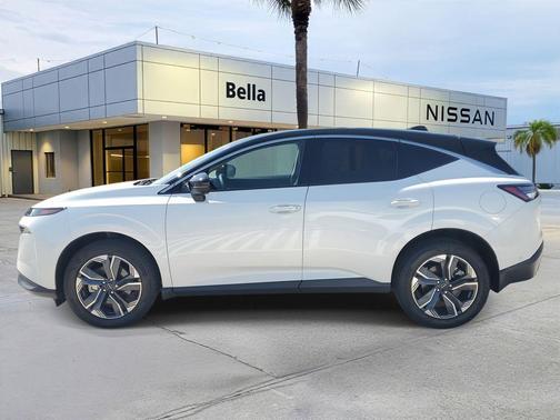 White / Black 2025 Nissan Murano SL