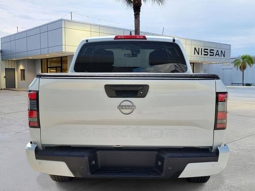 Glacier White 2025 Nissan Frontier SV