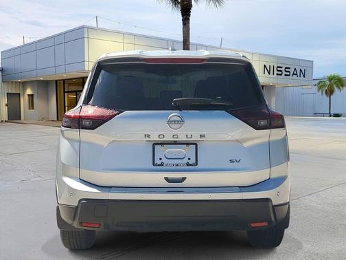 Brilliant Silver Metallic 2024 Nissan Rogue SV
