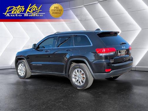 Brilliant Black Crystal Pearlcoat 2014 Jeep Grand Cherokee Laredo