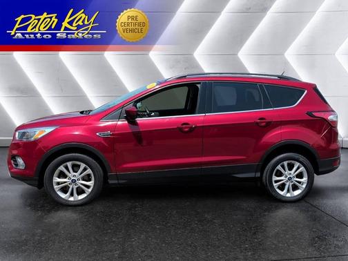 Ruby Red Metallic Tinted Clearcoat 2018 Ford Escape SE