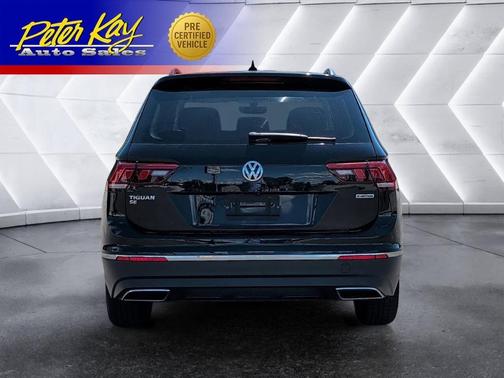 Deep Black Pearl Effect 2021 Volkswagen Tiguan 2.0T SE
