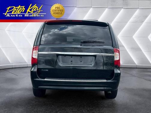 Brilliant Black Crystal Pearlcoat 2015 Chrysler Town & Country Touring