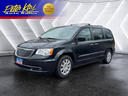 Brilliant Black Crystal Pearlcoat 2015 Chrysler Town & Country Touring