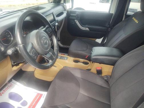 2013 Jeep Wrangler Unlimited Sahara