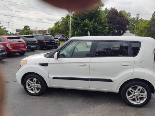 2010 Kia Soul +