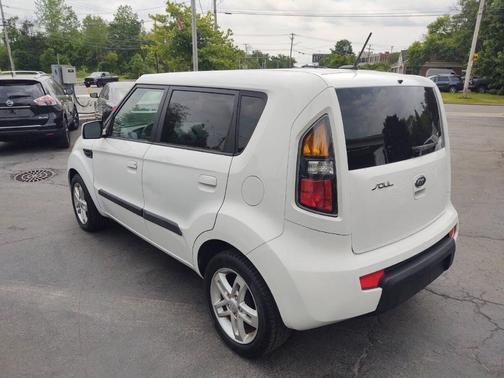 2010 Kia Soul +
