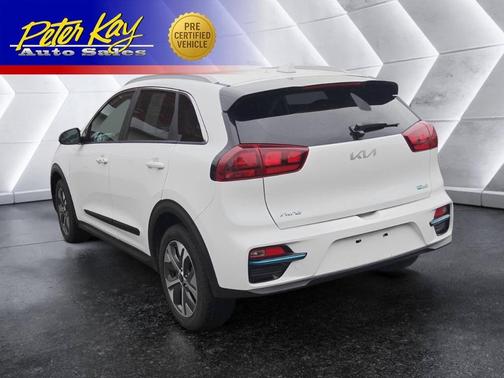 Snow White Pearl 2022 Kia Niro EV EX