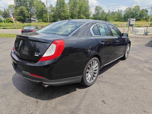 2013 Lincoln MKS Base