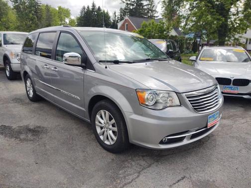 2015 Chrysler Town & Country Limited Platinum