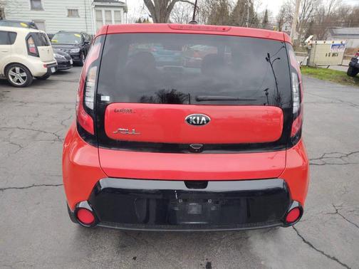 2016 Kia Soul +
