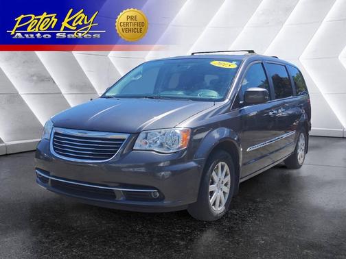 Brilliant Black Crystal Pearlcoat 2015 Chrysler Town & Country Touring