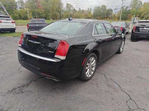 2018 Chrysler 300 Touring