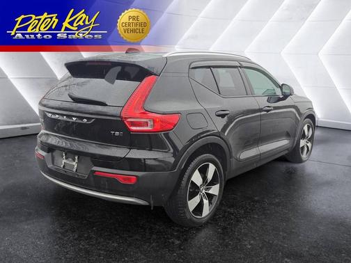 2019 Volvo XC40 T5 Momentum