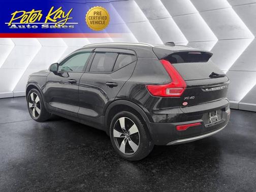 2019 Volvo XC40 T5 Momentum